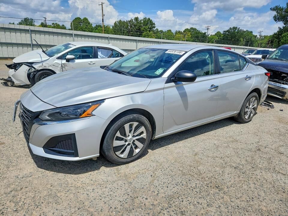 2024 NISSAN Altima