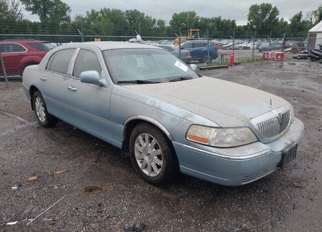 2009 LINCOLN Town Car