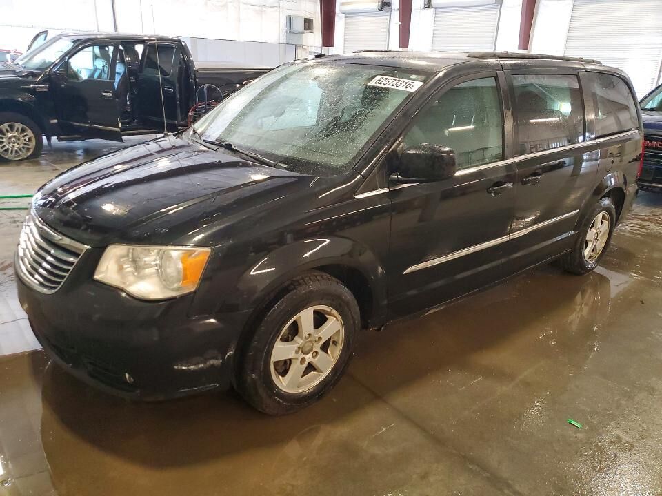 2012 CHRYSLER Town and Country
