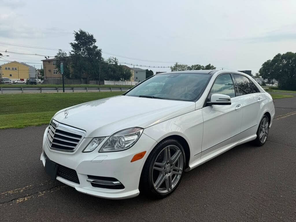 2013 MERCEDES-BENZ E-Class