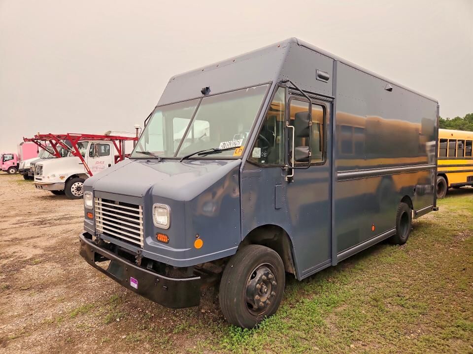 2021 FREIGHTLINER MT 45G Front Gasoline Engine Walk in Van Chassis