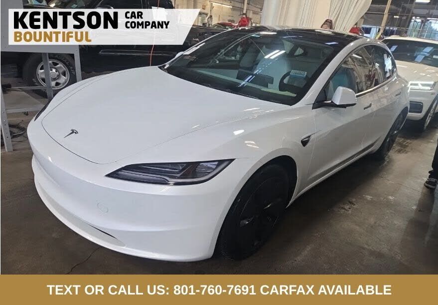 2025 TESLA Model 3