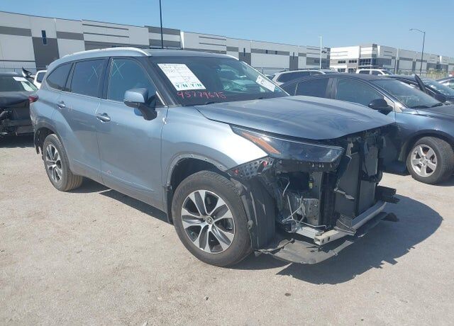 2022 TOYOTA Highlander
