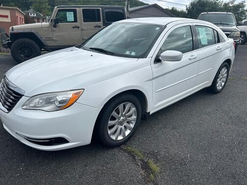 2013 CHRYSLER 200