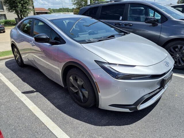 2025 TOYOTA Prius