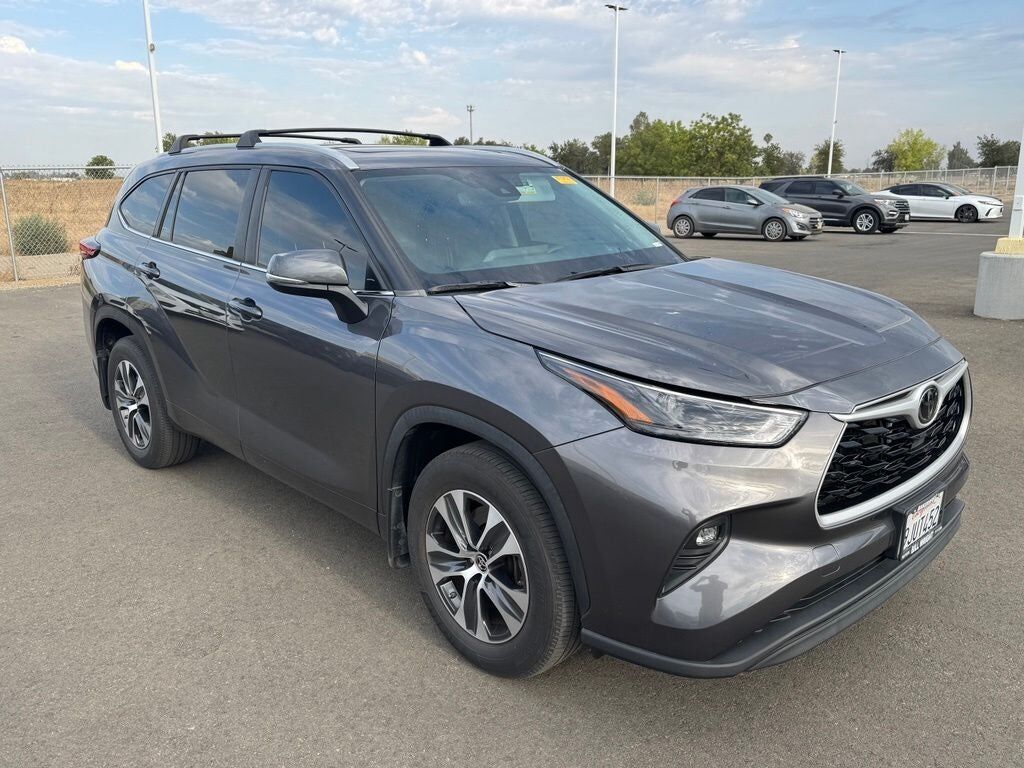 2023 TOYOTA Highlander