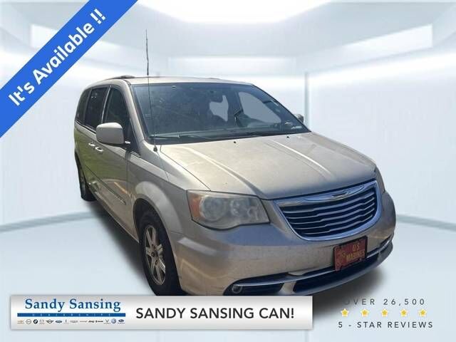 2013 CHRYSLER Town and Country