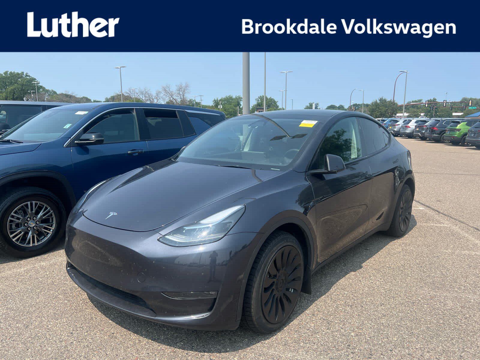 2024 TESLA Model Y