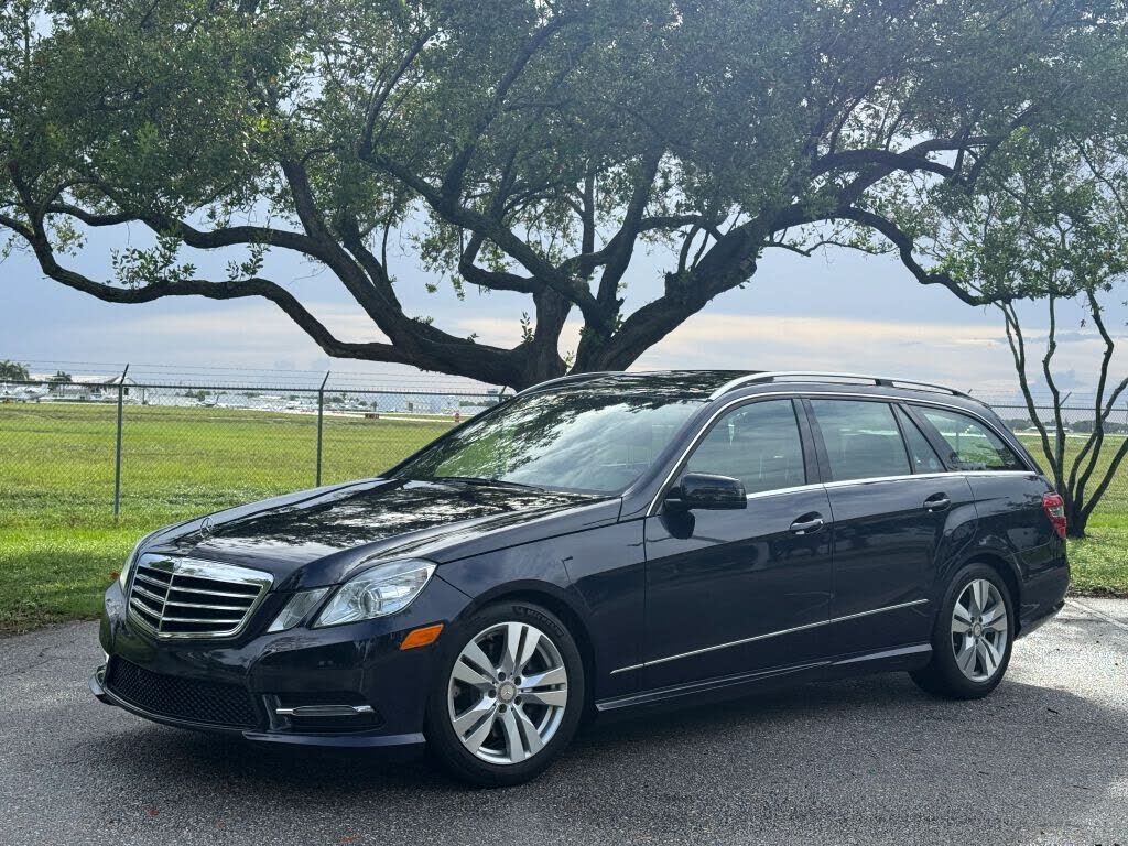 2013 MERCEDES-BENZ E-Class