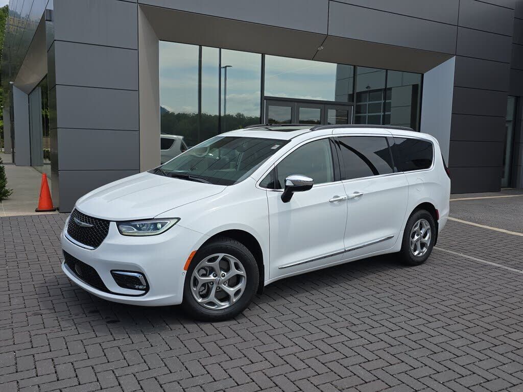 2023 CHRYSLER Pacifica