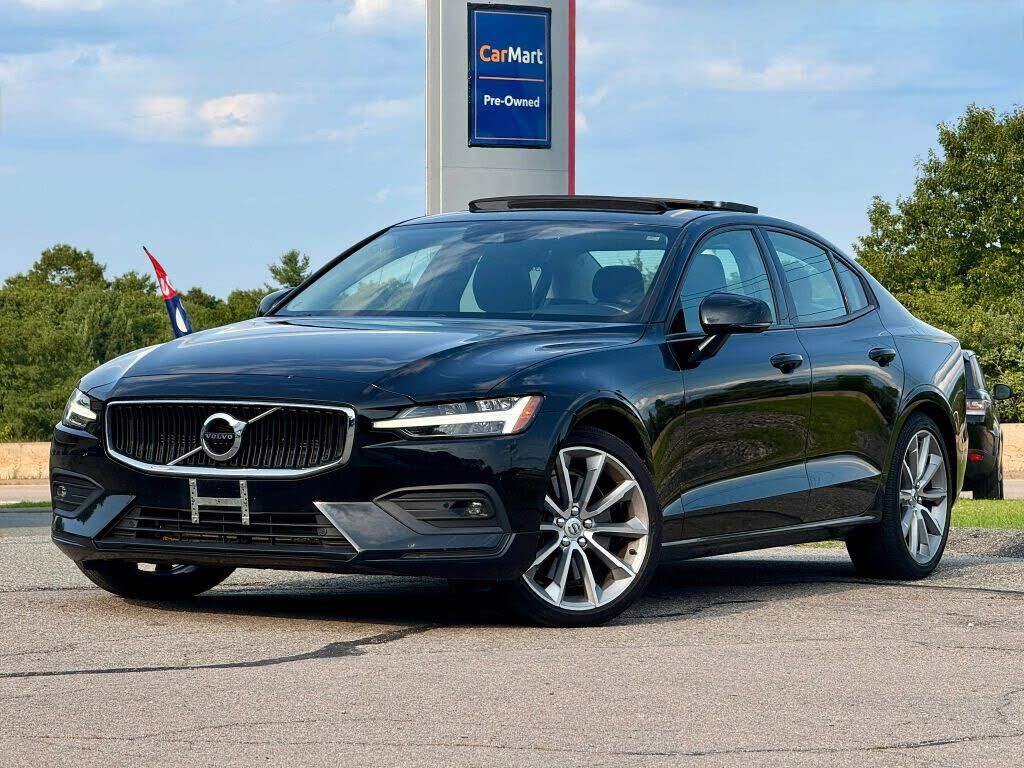 2021 VOLVO S60