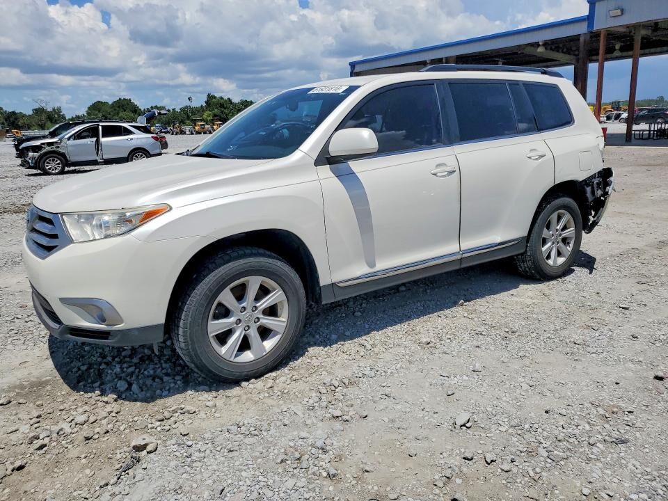 2013 TOYOTA Highlander