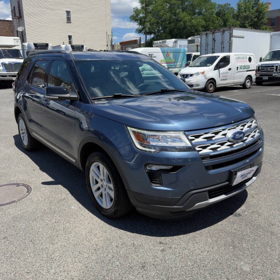 2018 FORD Explorer