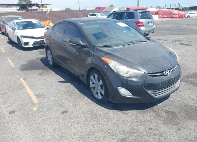 2013 HYUNDAI Elantra
