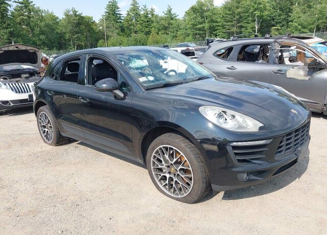 2017 PORSCHE Macan