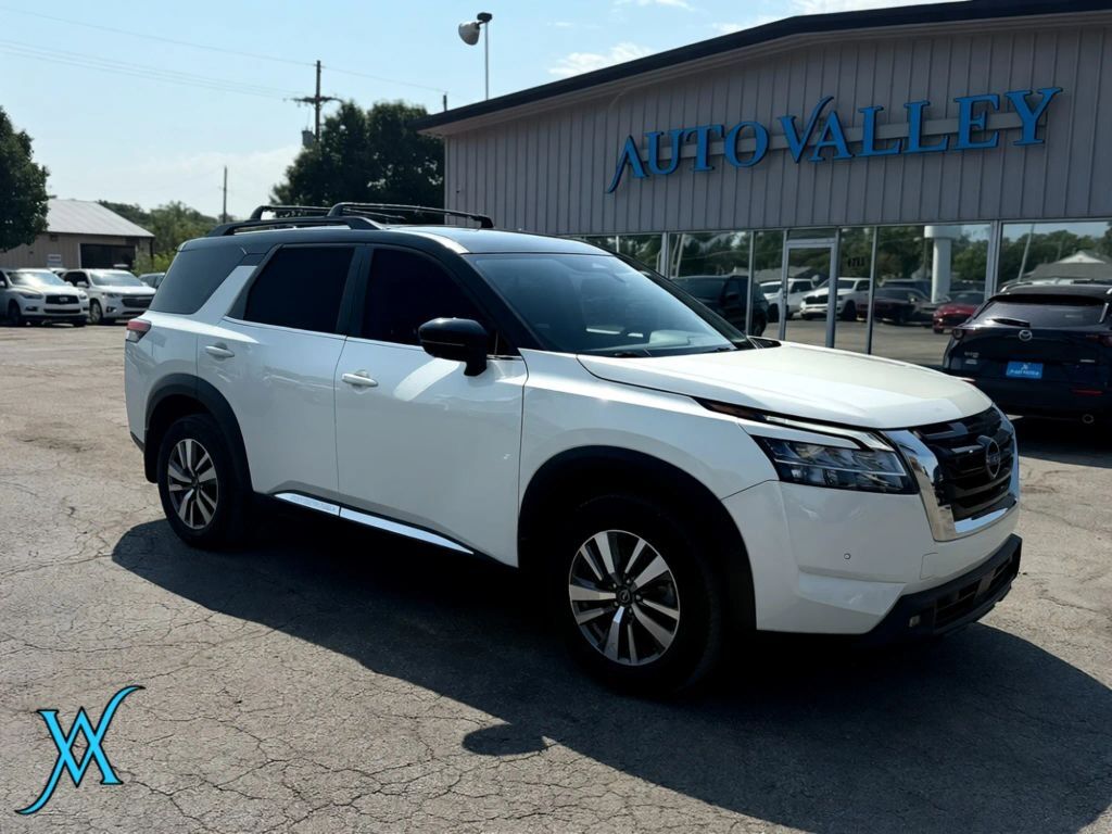 2022 NISSAN Pathfinder