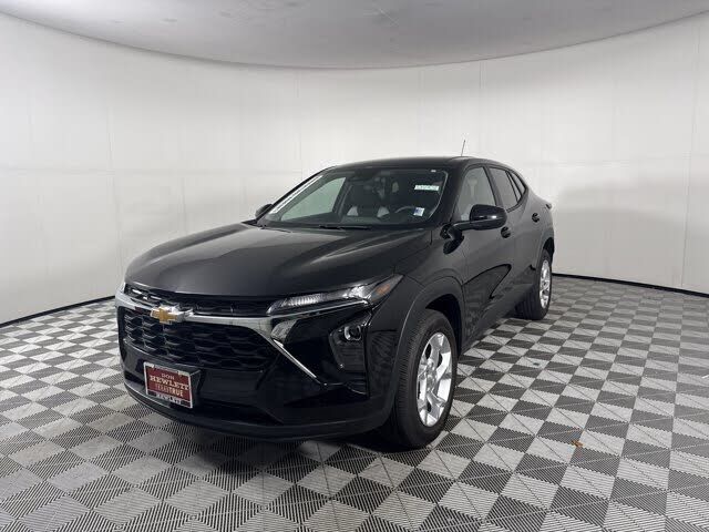 2025 CHEVROLET Trax