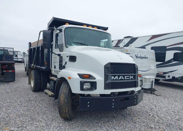 2022 MACK MD
