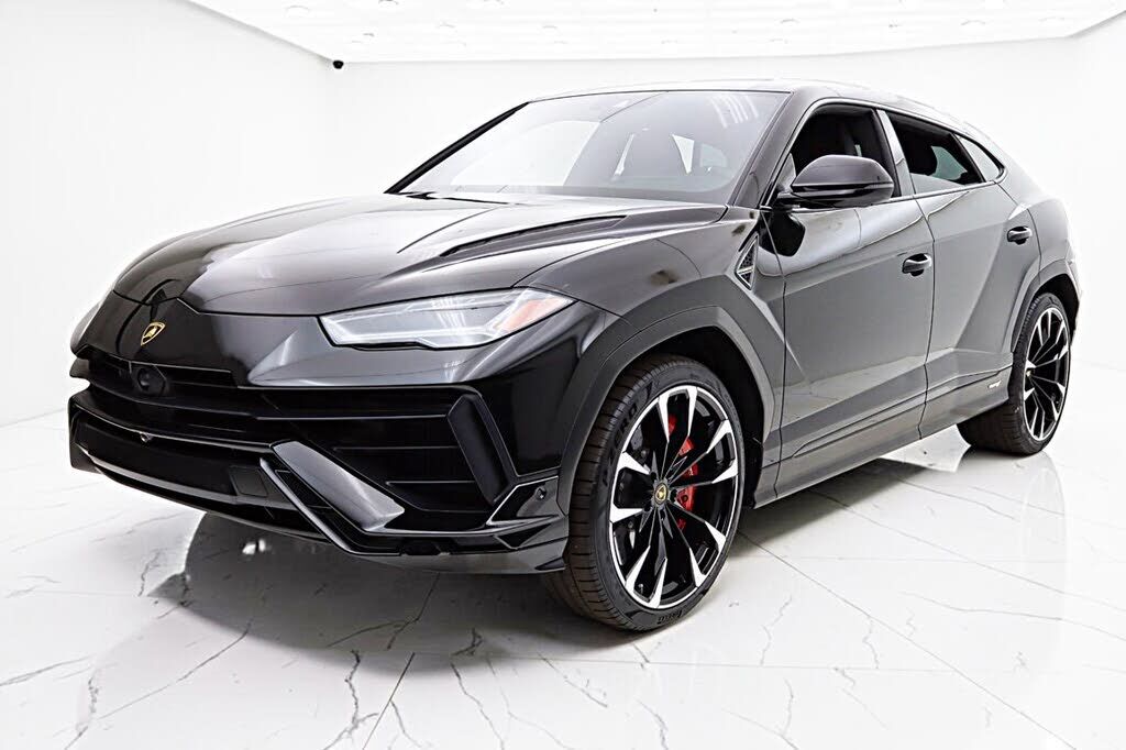 2024 LAMBORGHINI URUS