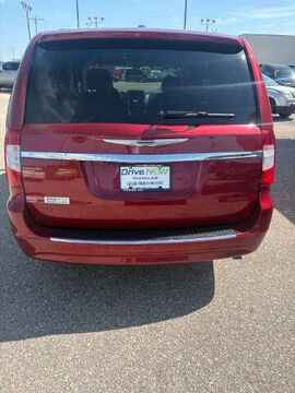 2016 CHRYSLER Town and Country