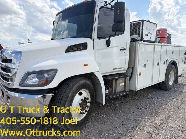 2016 HINO Conventional Type Truck