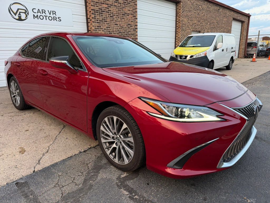 2020 LEXUS ES