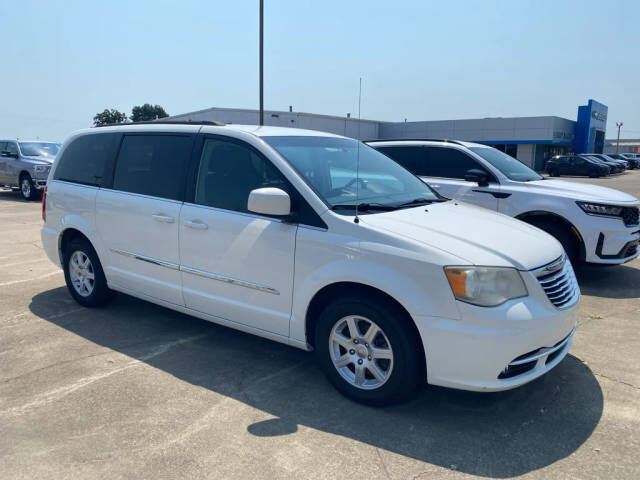 2012 CHRYSLER Town and Country