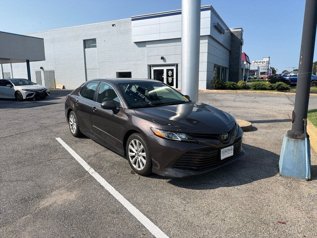 2019 TOYOTA Camry