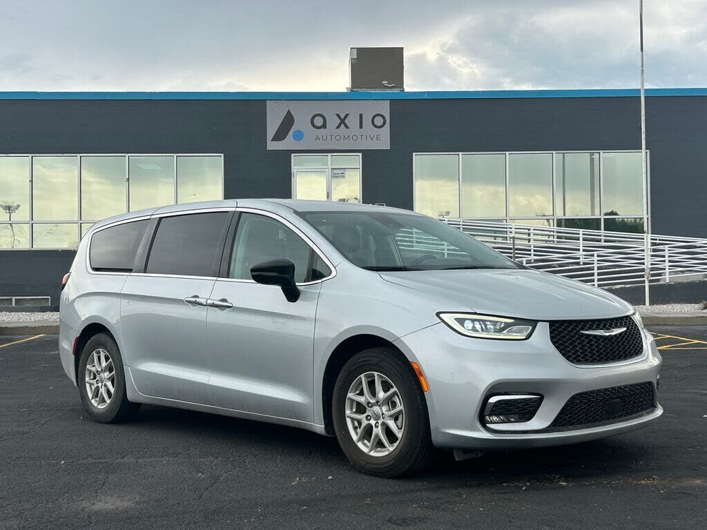 2024 CHRYSLER Pacifica