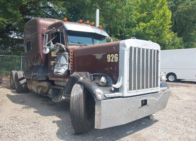 2001 PETERBILT 379