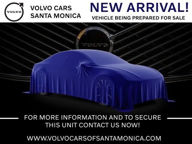 2023 VOLVO C40