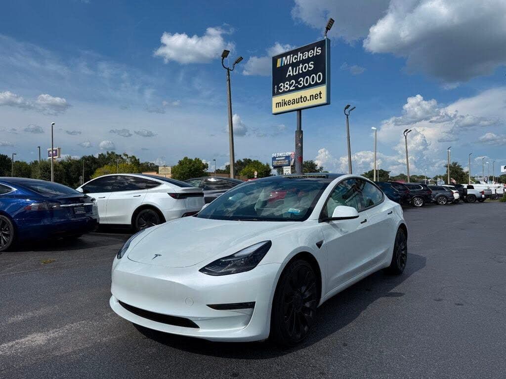 2023 TESLA Model 3