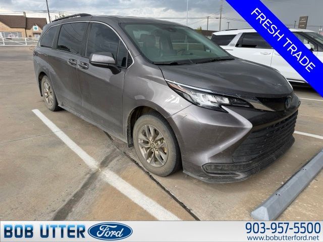 2022 TOYOTA Sienna