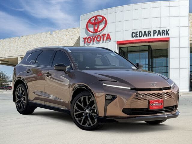 2025 TOYOTA Crown Signia