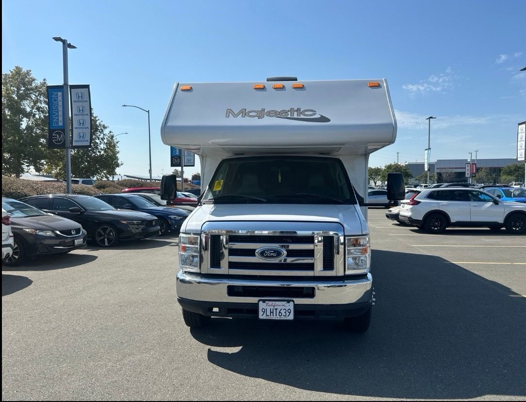 2018 FORD E-350