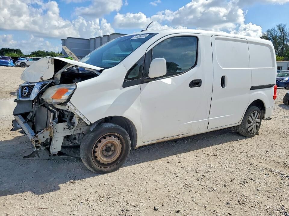 2017 NISSAN NV200