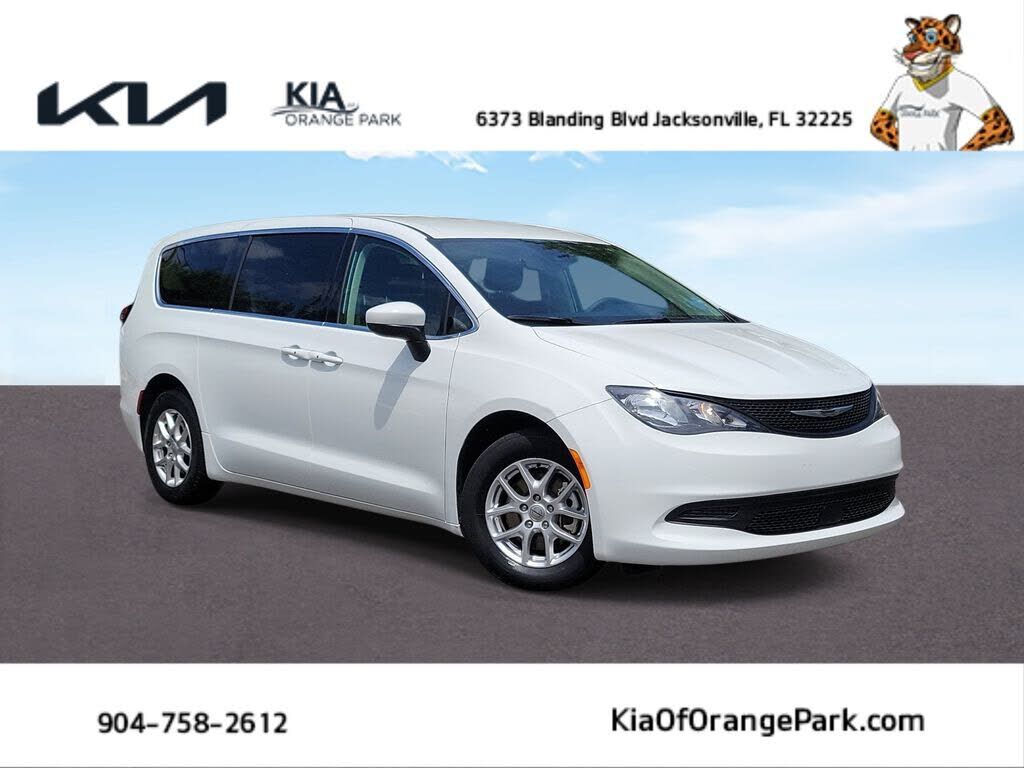 2023 CHRYSLER Voyager