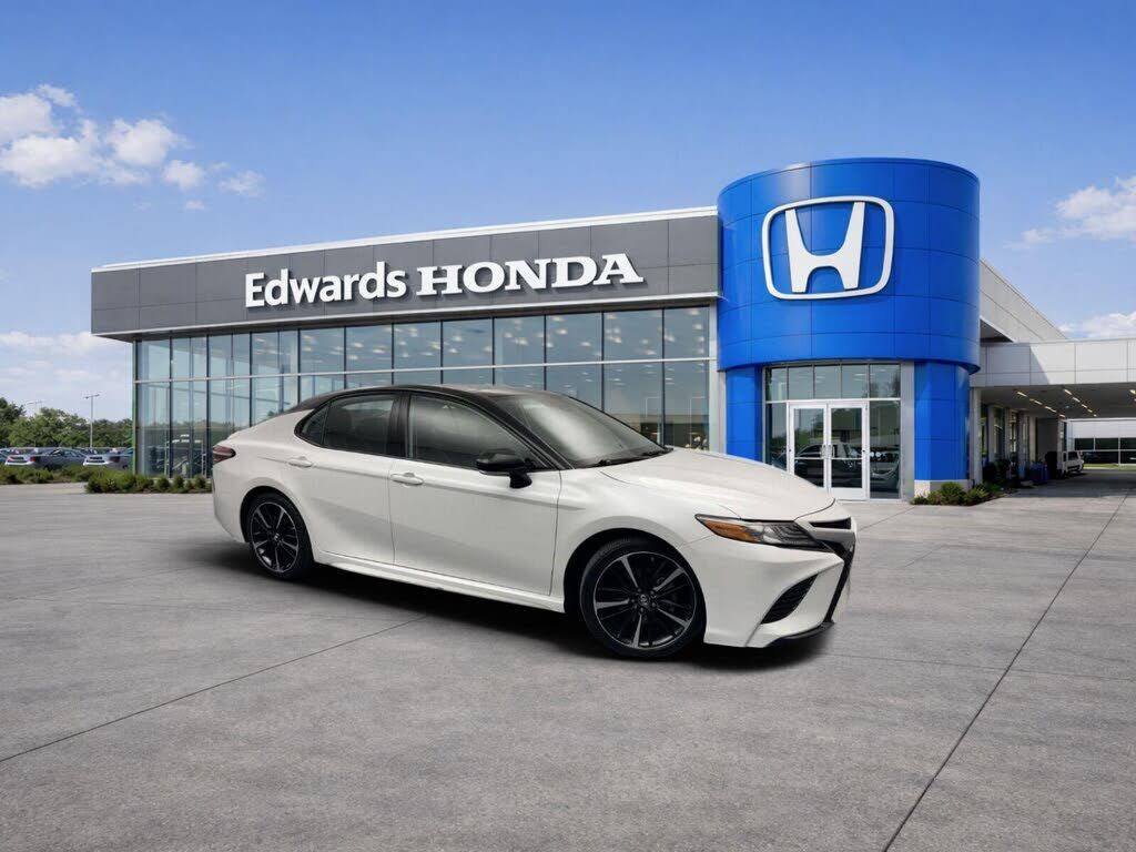2019 TOYOTA Camry