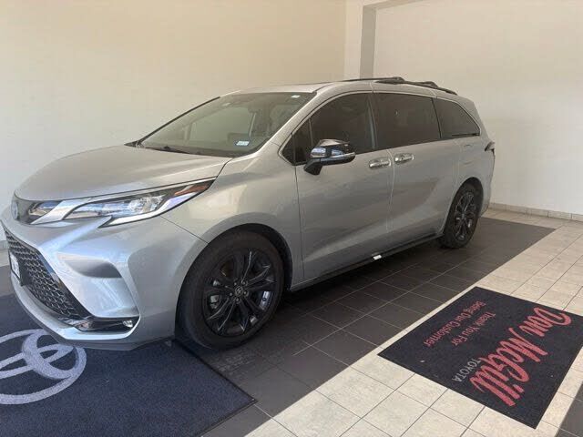 2023 TOYOTA Sienna
