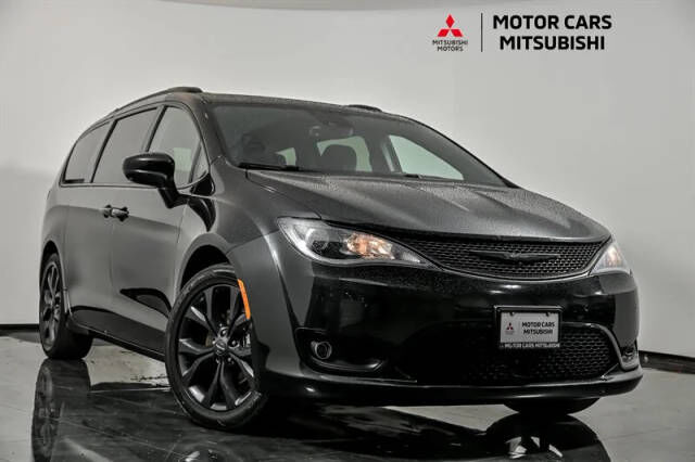 2019 CHRYSLER Pacifica