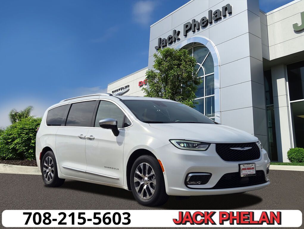 2023 CHRYSLER Pacifica
