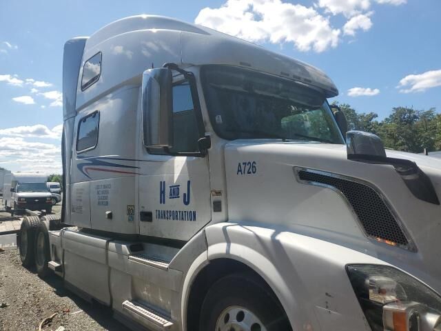 2017 VOLVO TRUCK VNL