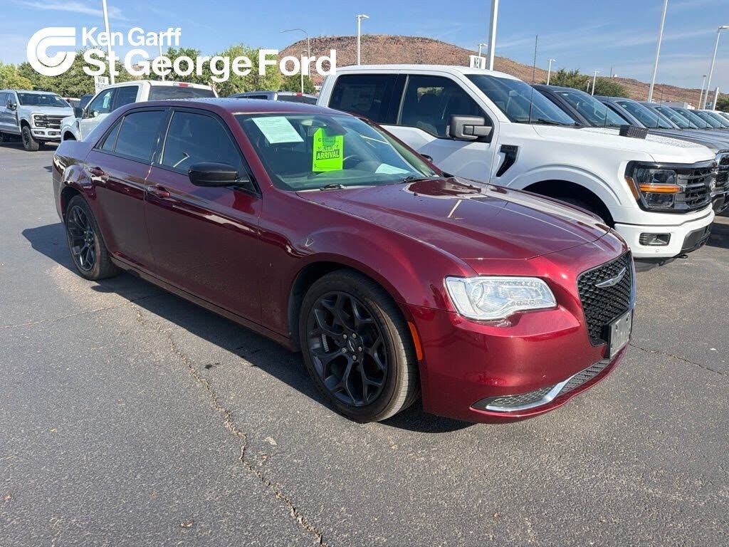 2019 CHRYSLER 300