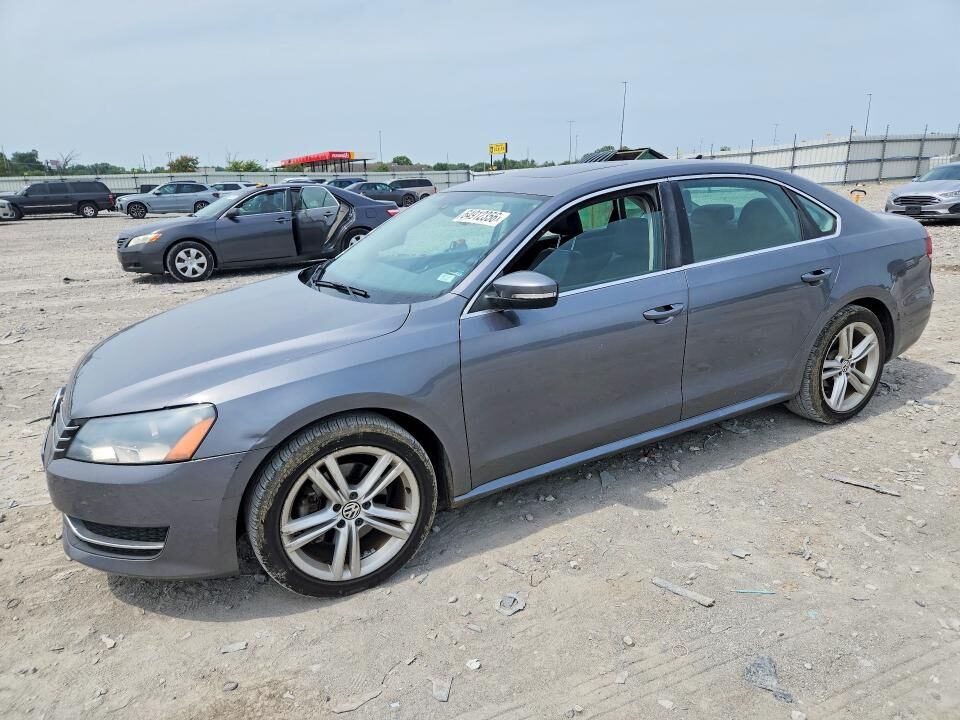 2014 VOLKSWAGEN Passat