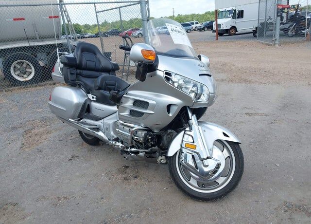 2005 HONDA GL1800