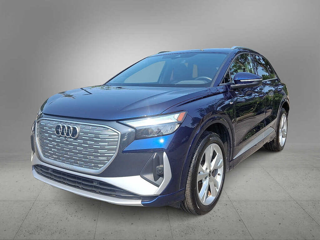 2023 AUDI Q4
