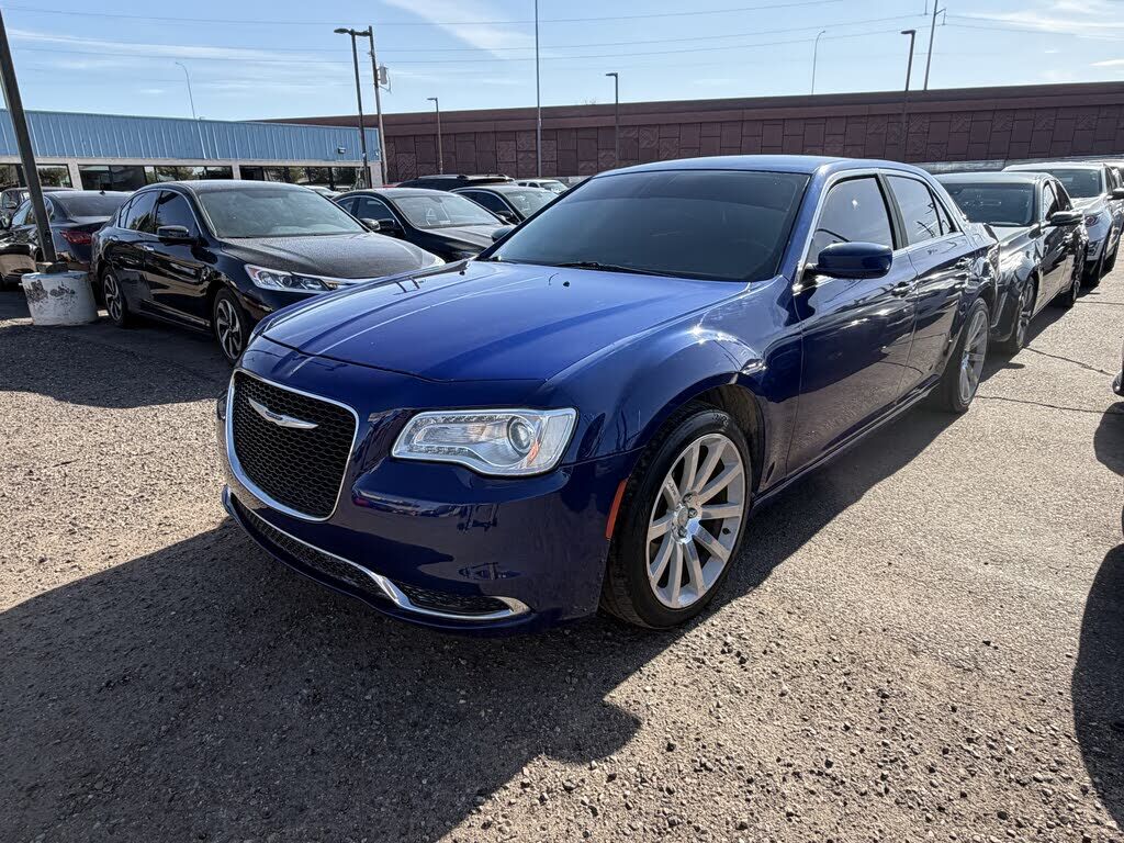 2019 CHRYSLER 300