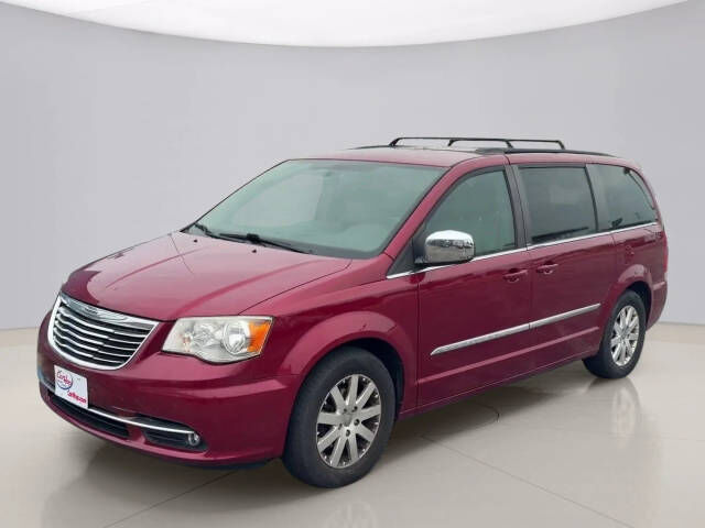2011 CHRYSLER Town and Country