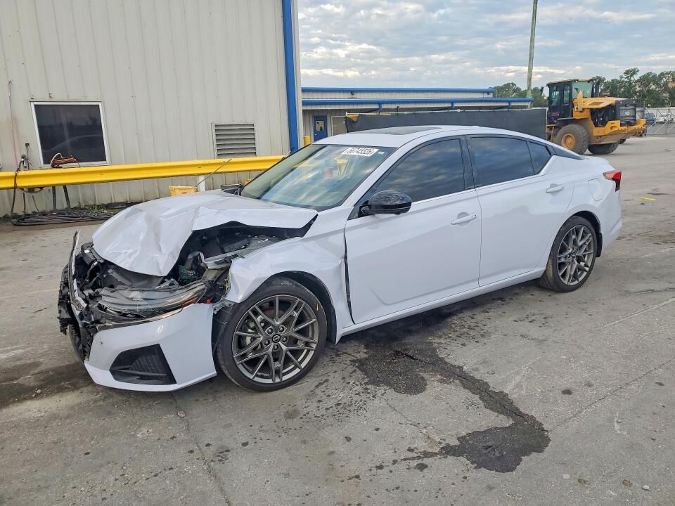 2024 NISSAN Altima