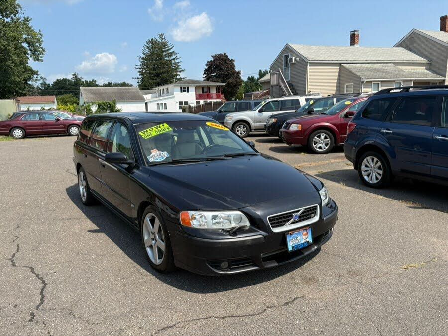 2005 VOLVO V70